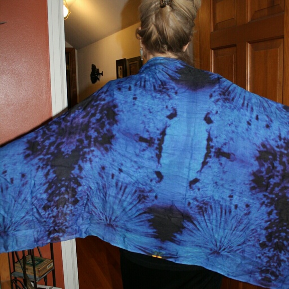 🌷💕 Luxury scarf Nightscape Cool blue VIBE! - Picture 3 of 9